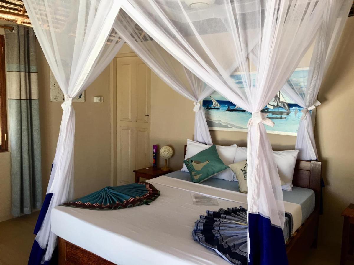 Driftwood Beach Lodge 잠비아니 외부 사진