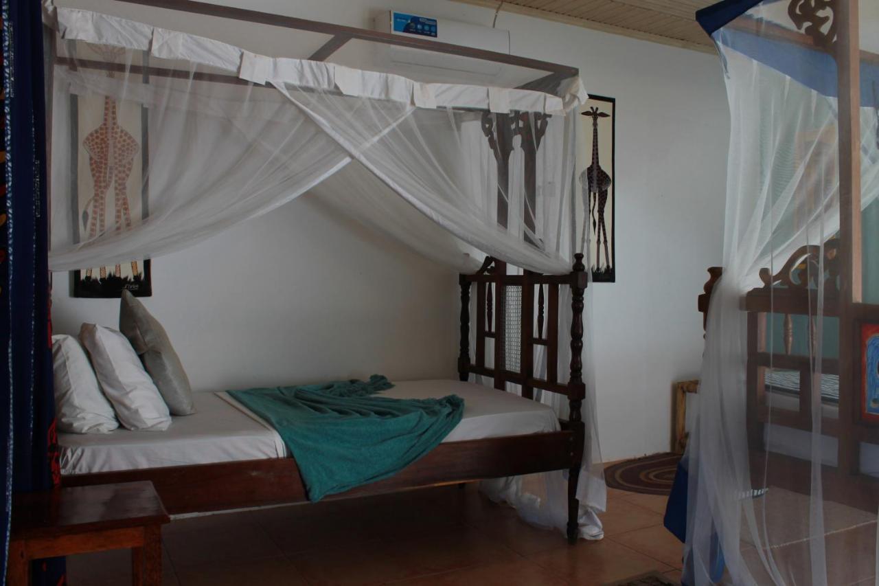 Driftwood Beach Lodge 잠비아니 외부 사진